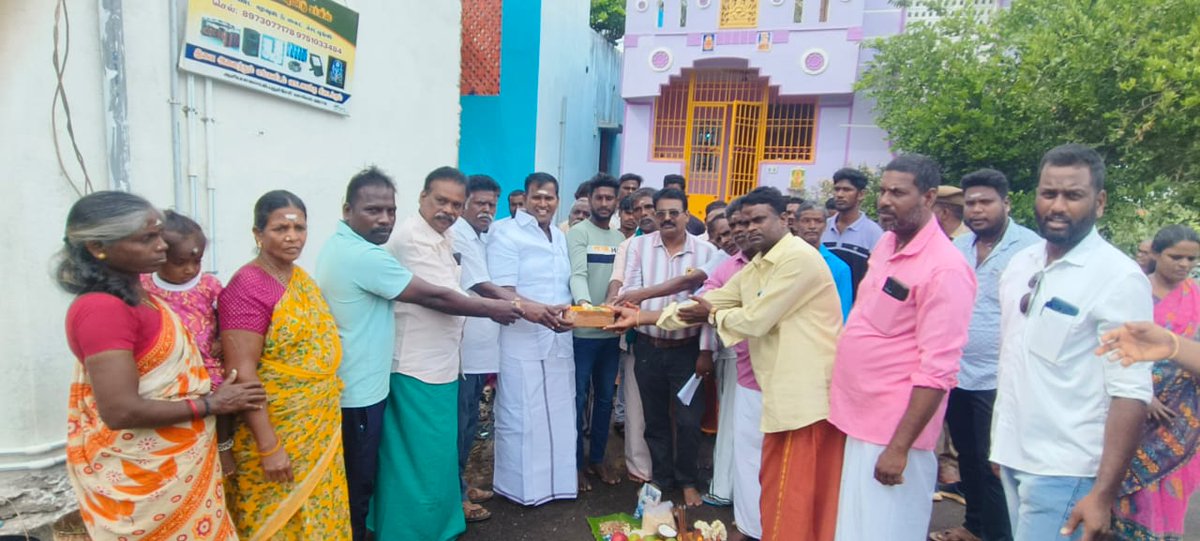 AKSaiJSaravanan's tweet photo. எனது ஊசுடு தொகுதிக்குட்பட்ட சேந்தநத்தம் பகுதியில் உள்ள கழிவு நீர்  வாய்க்கால் மேல் அமைந்திருக்கும் கிரில் கேட் மற்றும்  ஸ்லாப்  சேதம் அடைந்ததை தொடர்ந்து ரூ.12 லட்சம் மதிப்பீட்டில் புதியதாக கிரில் கேட் மற்றும் ஸ்லாப் அமைப்பதற்கு பணிக்கான பூமி பூஜை நிகழ்ச்சியில் கலந்து கொண்டேன். https://t.co/F0pan20rNP
