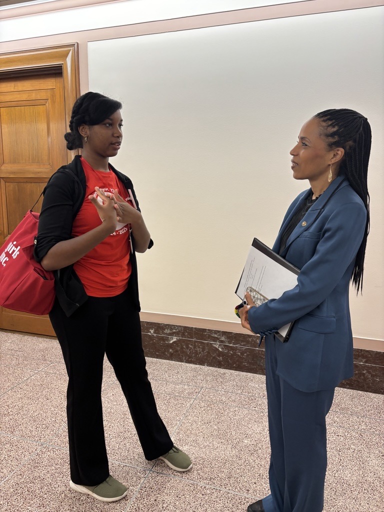 Sen_Alsobrooks's tweet image. My office loved mentoring Annicha for Girls Inc.’s Take Our Daughters to Congress Day.
Annicha is a Marylander from Washington County, and I was so glad to speak with her and hear her interests.
Our future is looking good in the hands of Annicha and all the girls of Girls Inc.