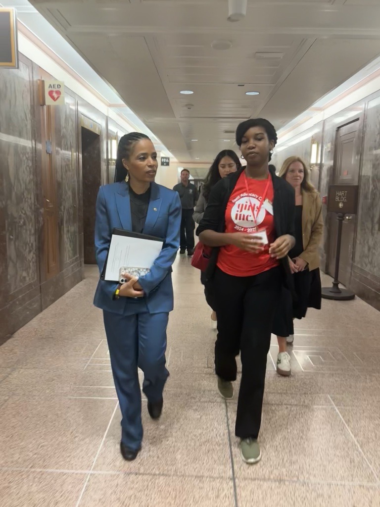 Sen_Alsobrooks's tweet image. My office loved mentoring Annicha for Girls Inc.’s Take Our Daughters to Congress Day.
Annicha is a Marylander from Washington County, and I was so glad to speak with her and hear her interests.
Our future is looking good in the hands of Annicha and all the girls of Girls Inc.