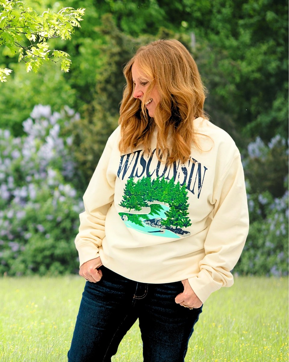 DiscoverWI's tweet image. Outdoors in Wisconsin just hits different. If you’re reppin’ the WI Throwback Crew or the Discover Great Outdoors Crew—we see you. 👀

If you&apos;re not, shop now: bit.ly/4m1oVkg