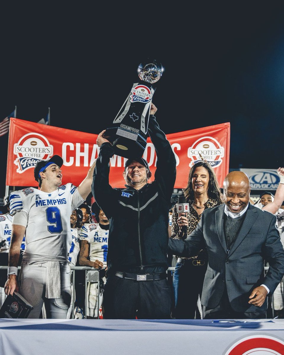 TigersAthletics's tweet image. T-minus 24 hours until the Tigers take on Nashville ๐
๐ Corky's Ribs & BBQ - Brentwood, TN
๐๏ธ Saturday, July 19
โฐ 12:30-2:00 PM
๐ app.gotigersgo.com/TOTCorkys
Hear from @MemphisFB Head Coach Ryan Silverfield and @Memphis_MBB Director of Coach Analytics Jermaine Johnson ๐๐