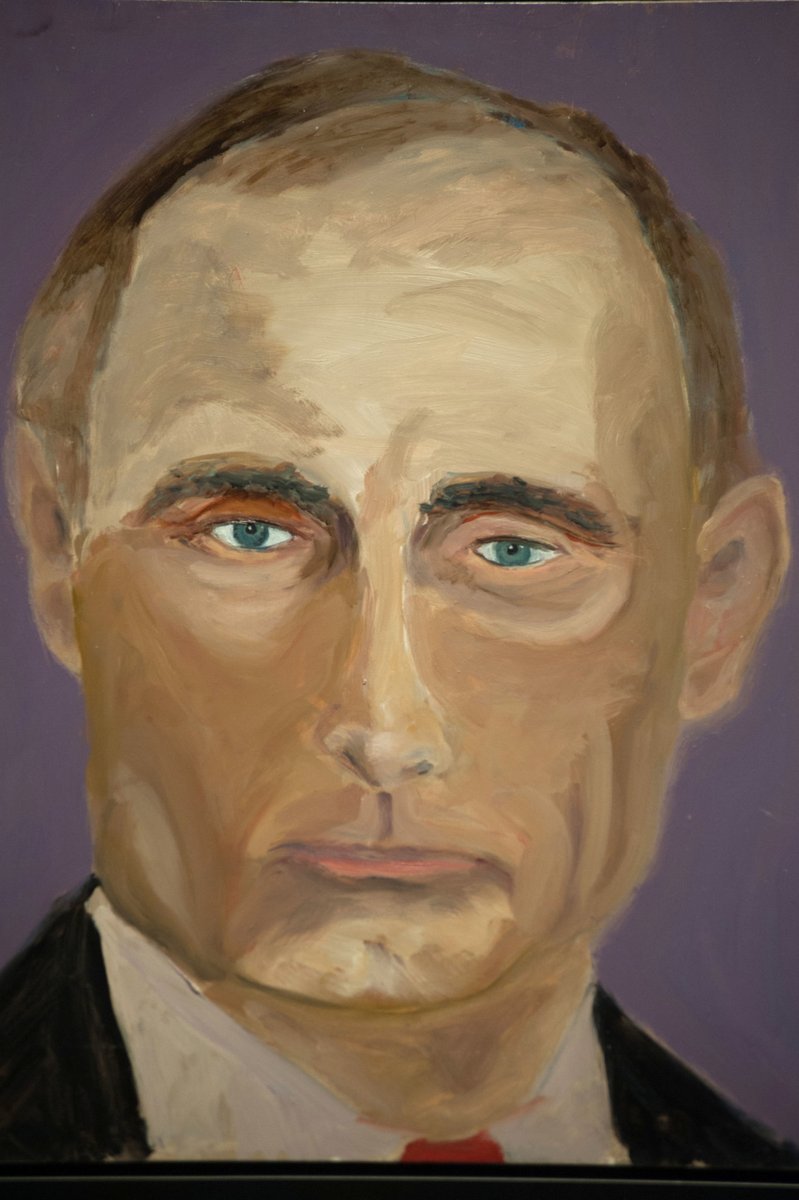 Hestia_Esq's tweet image. Are you more of a Bush World Leader Portrait person or a Trump Doodle guy