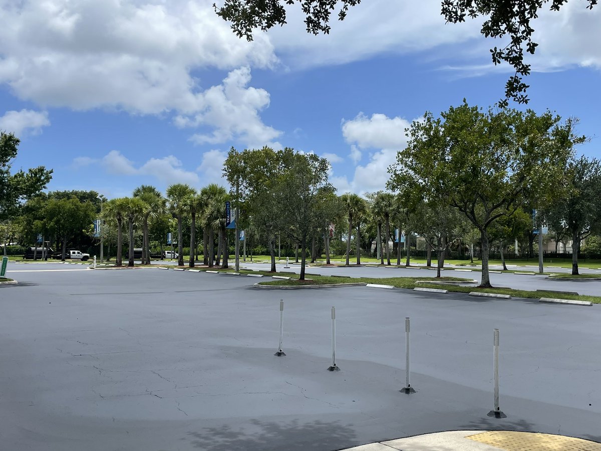 Many thanks to #TKAmaintenance and DMI Paving and Sealcoating for replacing broken parking stops and resealing TKA’s parking lot this week! King’s campus is starting to shine, as we begin to sprint towards the first day of school!