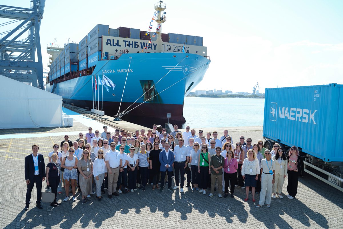 Maersk tweet media