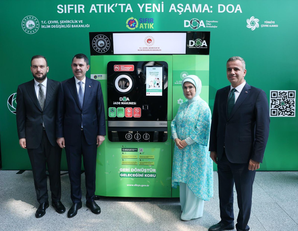 Kıtaları aşan #SıfırAtık hareketimizin yeni aşaması Depozito Yönetim Sistemi ile 
atıkları değerlendirecek, hammadde haline getireceğiz. Böylece hammaddede dışa bağımlılığı bitirerek hem ekonomimiz hem çevremiz kazanacak. 

7 ilimizde kurulumları tamamlanan, yıl sonuna kadar 81