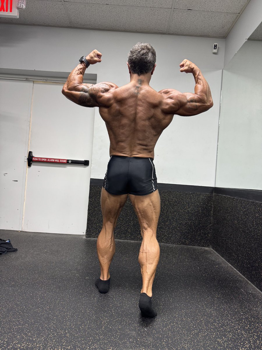 Ironhands57's tweet image. Little posing work today. Still grinding. Starting to get some shape and lines.