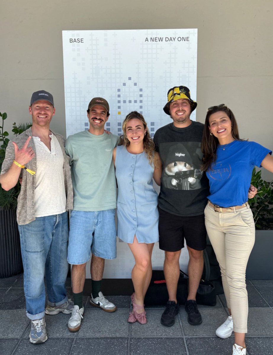 _katherholt's tweet image. happy crypto week to those who celebrate 💕 ended this week feeling more energized and optimistic about crypto than I have in a while
huge thanks (and congrats!) to @jessepollak and the @base team, @LukeYoungblood, @segall_max and everyone else who is pouring their energy into…