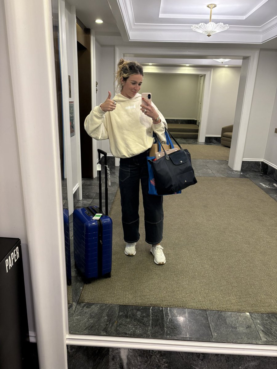 _katherholt's tweet image. happy crypto week to those who celebrate 💕 ended this week feeling more energized and optimistic about crypto than I have in a while
huge thanks (and congrats!) to @jessepollak and the @base team, @LukeYoungblood, @segall_max and everyone else who is pouring their energy into…