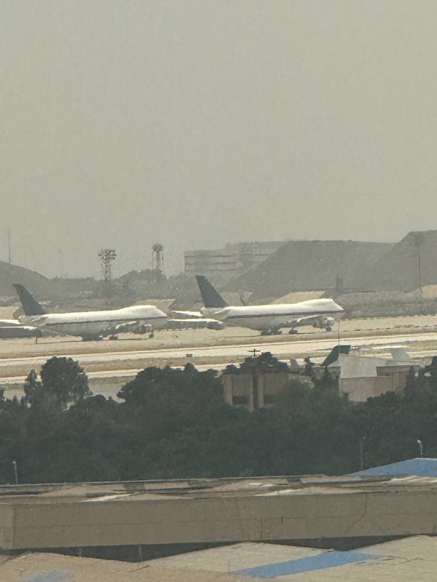 mhmiranusa's tweet image. Two Iranian Air Force Boeing-747s in Mehrabad airport of Tehran today. Surprisingly, Israeli Army did not attack them in the 12-day war.
Only one Boeing-707 tanker was attacked in Mashhad airport.