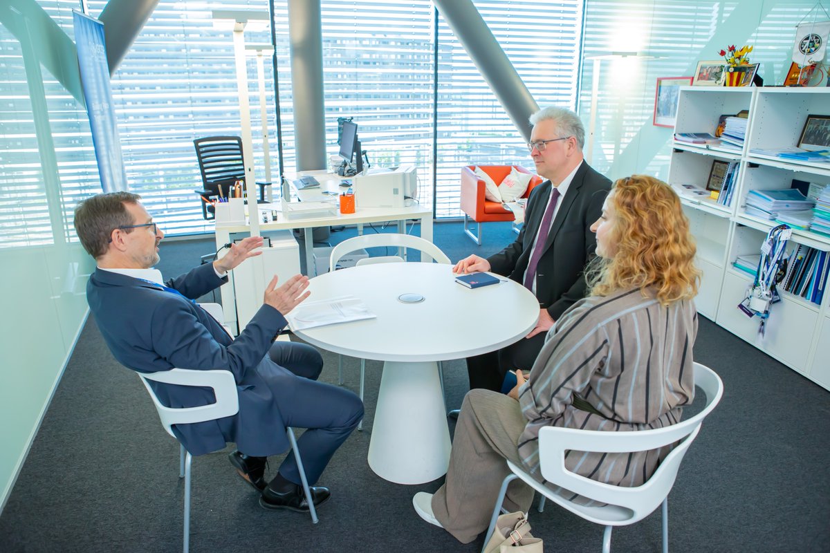 The GCSP (@thegcsp) on Twitter photo Last week, our Executive Director, Ambassador Thomas Greminger met with Ambassador Yevhenii Tsymbaliuk, Permanent Representative of Ukraine to the UN in Geneva. Amb <a href="/ThGreminger/">Thomas Greminger</a> gave Amb <a href="/YevheniiT/">Yevhenii Tsymbaliuk</a> - a GCSP alumnus - an update on our activities related to European security. Last week, our Executive Director, Ambassador Thomas Greminger met with Ambassador Yevhenii Tsymbaliuk, Permanent Representative of Ukraine to the UN in Geneva. Amb <a href="/ThGreminger/">Thomas Greminger</a> gave Amb <a href="/YevheniiT/">Yevhenii Tsymbaliuk</a> - a GCSP alumnus - an update on our activities related to European security.