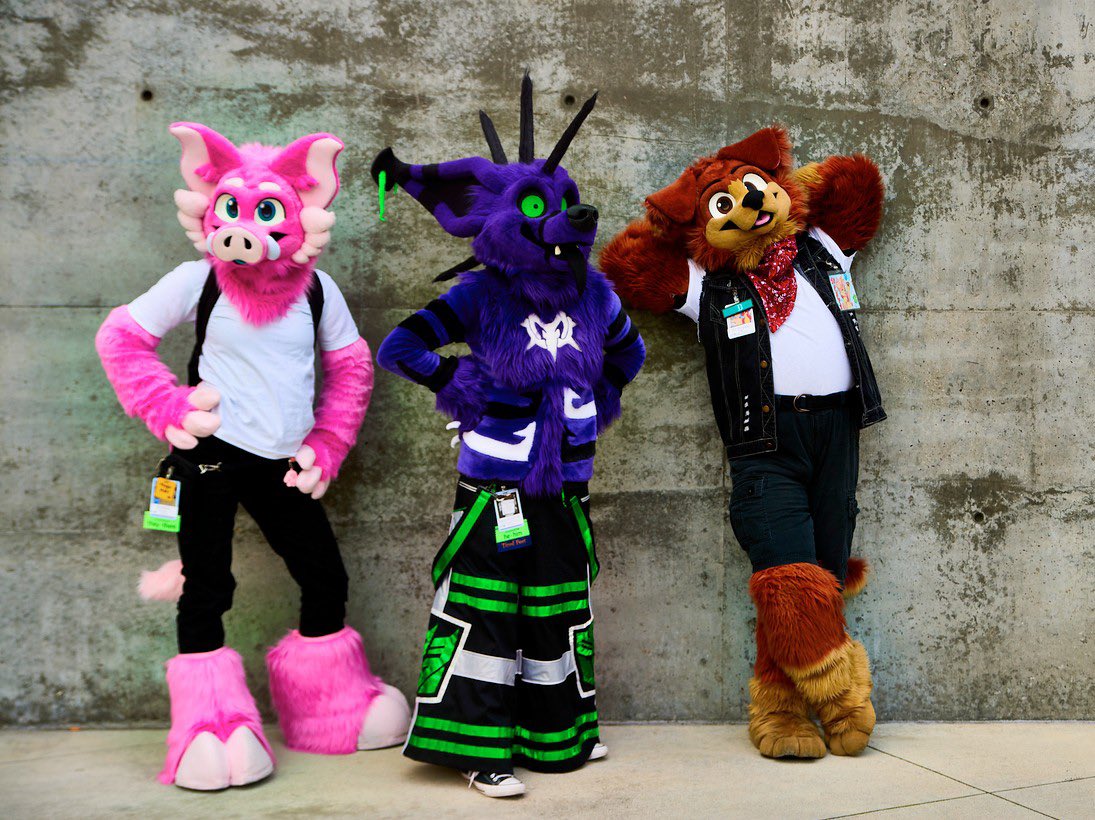 zerocruxgiven's tweet image. Relaaax bro. It’s #FursuitFriday!

📸: JustAWink