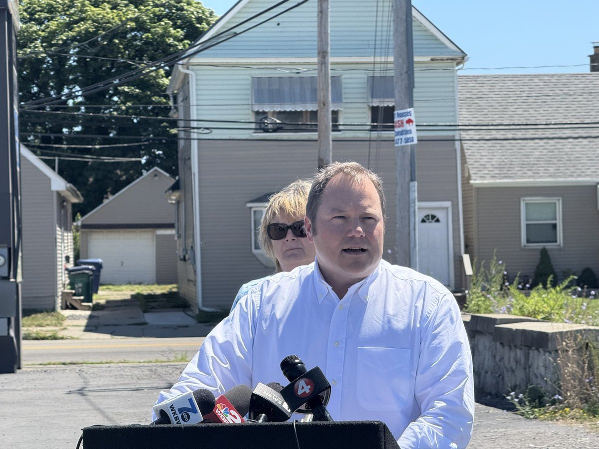 Erie County GOP (@eriecountygop) on Twitter photo Another innocent life lost because Albany protects criminals instead of victims.
“This never should have happened.”
<a href="/Gardner4Buffalo/">GardnerForMayor</a> stood on South Ogden today to call out Sean Ryan and demand an end to the failed bail laws that let her killer walk free. Another innocent life lost because Albany protects criminals instead of victims.
“This never should have happened.”
<a href="/Gardner4Buffalo/">GardnerForMayor</a> stood on South Ogden today to call out Sean Ryan and demand an end to the failed bail laws that let her killer walk free.