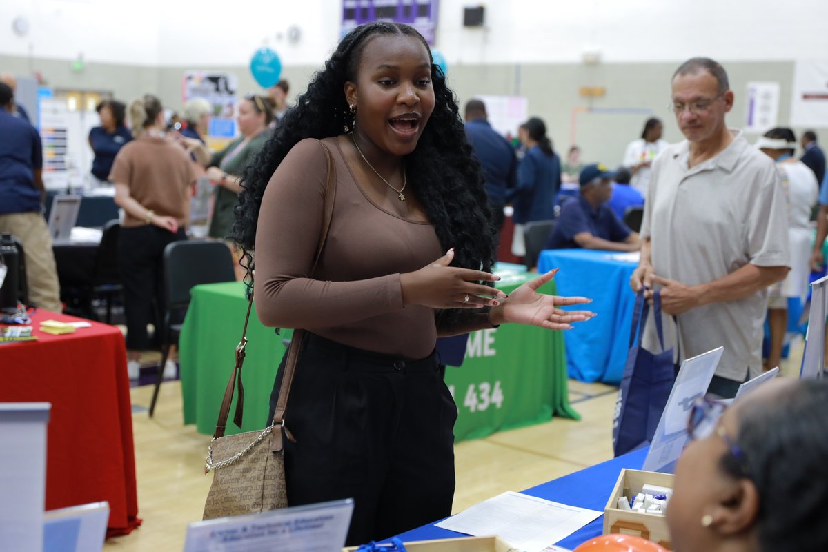 BaltCoPS's tweet image. 🙏BCPS thanks its wonderful partners, yesterday they got together with school administrators and representatives to celebrate the anual BCPS Partnership Fair.
Looking forward to a productive 2025-2026 school year! →flic.kr/s/aHBqjCmRWE