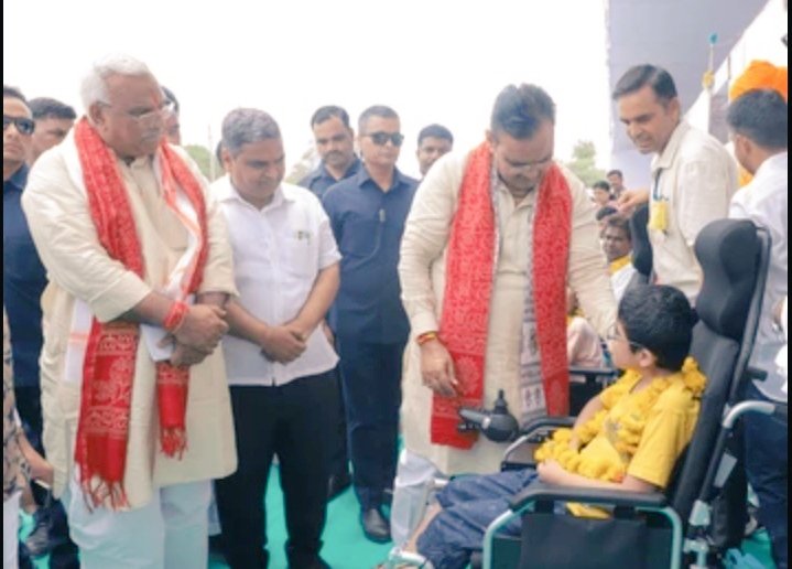 Vikas Yadav (@vickie__yadav) on Twitter photo NEP 2020 (नई शिक्षा नीति 2020) में स्पष्ट रूप से यह सिफारिश की गई थी कि विद्यालयों में विशेष आवश्यकता वाले बच्चों के लिए विशेष शिक्षकों की नियुक्ति की जाएगी। अतः विशेष अध्यापक , विशेष वरिष्ठ अध्यापक तथा विशेष व्यख्याता के पद सृजित करे।
<a href="/BhajanlalBjp/">Bhajanlal Sharma</a> <a href="/alokrajRSSB/">Alok Raj</a> <a href="/madandilawar/">Madan Dilawar</a> NEP 2020 (नई शिक्षा नीति 2020) में स्पष्ट रूप से यह सिफारिश की गई थी कि विद्यालयों में विशेष आवश्यकता वाले बच्चों के लिए विशेष शिक्षकों की नियुक्ति की जाएगी। अतः विशेष अध्यापक , विशेष वरिष्ठ अध्यापक तथा विशेष व्यख्याता के पद सृजित करे।
<a href="/BhajanlalBjp/">Bhajanlal Sharma</a> <a href="/alokrajRSSB/">Alok Raj</a> <a href="/madandilawar/">Madan Dilawar</a>