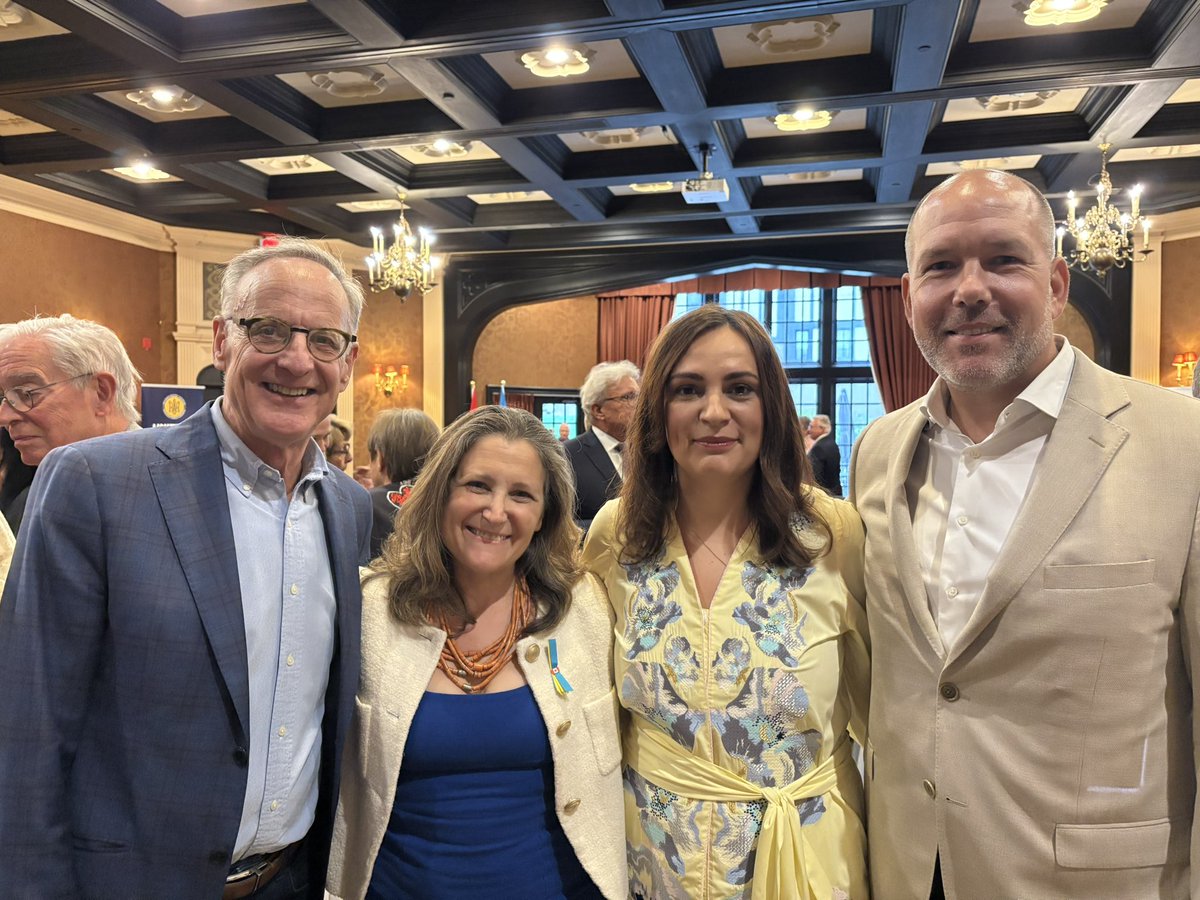 cafreeland's tweet image. Thank you to Ukraine’s Ambassador to Canada, Yuliya Kovaliv, for her exceptional leadership and service. Canada’s support for Ukraine is steadfast and unwavering. We will stand with Ukrainians in their fight for freedom, democracy and peace for as long as it takes. 🇨🇦🇺🇦