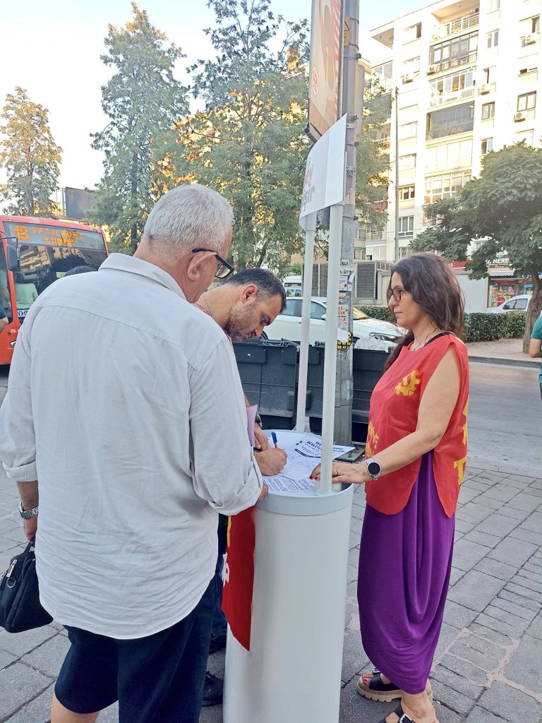 📌İHMALLERİYLE ARAMIZDAN İKİ CANIMIZI ALDILAR!

Geçtiğimiz sene yaşanan ve "kaza" adı altında gösterilip GDZ Elektrik Dağıtım A.Ş. hariç faturasının herkese kesildiği ihmal cinayeti Özge Ceren Deniz ile onu kurtarmaya çalışan İnanç Öktemay'ı aramızdan aldı. Üzerine çok konuşuldu