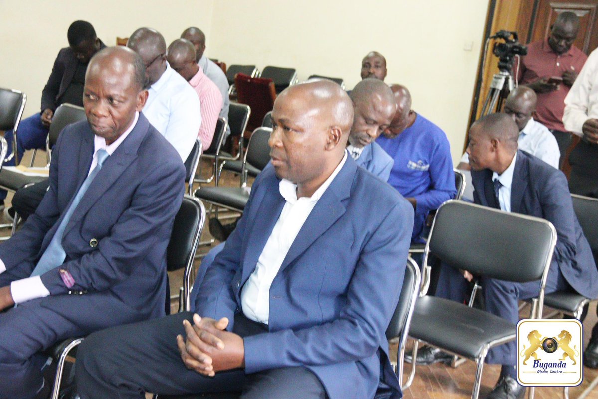 BugandaKingdom_'s tweet image. Obwakabaka bufulumizza ebigezo byokugezesa abayizi mu kibiina ky'Omusanvu, eky'Okuna n'ekyomukaaga
Ebigezo bino bitegekebwa ekitongole ky'obwakabaka eky'ebigezo ki Buganda Examinations Council, wansi wa Minisitule yeby'enjigiriza mu bwakabaka.
Nga akwasa abakulu b'amasomero…