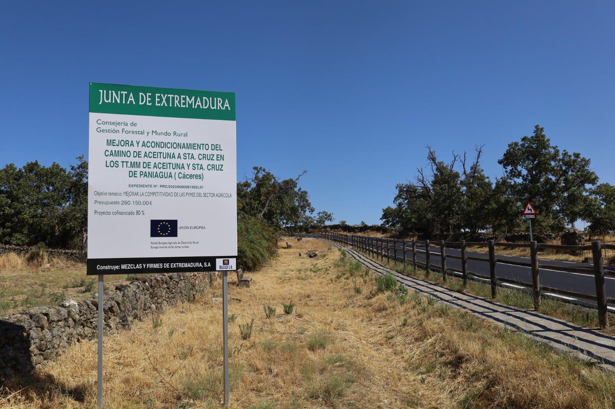 mefiexsa's tweet photo. 🚜Un paso más por nuestros pueblos

Inauguración del camino de Aceituna a Santa Cruz de Paniagua (Cáceres), una mejora que facilita la comunicación, impulsa la actividad agrícola y mejora la calidad de vida en la zona.

Enhorabuena a todos los que han hecho posible este proyecto. https://t.co/OpkfjMnunE