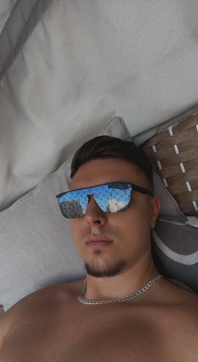 barish24's tweet image. This guy @CaesarSZN has literally been on vacation since champs. First the Cayman Islands now Barbados. Mr Hollywood needs no introduction.