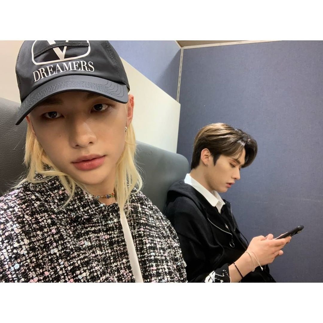 𝙼e encuentro bastante emocionado por este #𝟷𝟽·𝟶𝟽དྷ液ཋྀ𝐜o𝗺e𝕓ac𝚔⁩ ★! en este día. 𝚈 como no quería vivir este #𝖘lī𝕡𝚔𝗻ōt·𑁯𝚍a𝕥e⁩ solo, decidí traer conmigo una muy buena compañía.

𝚃h𝕠r 天雷 ’ ✮ #v𝕚nniē