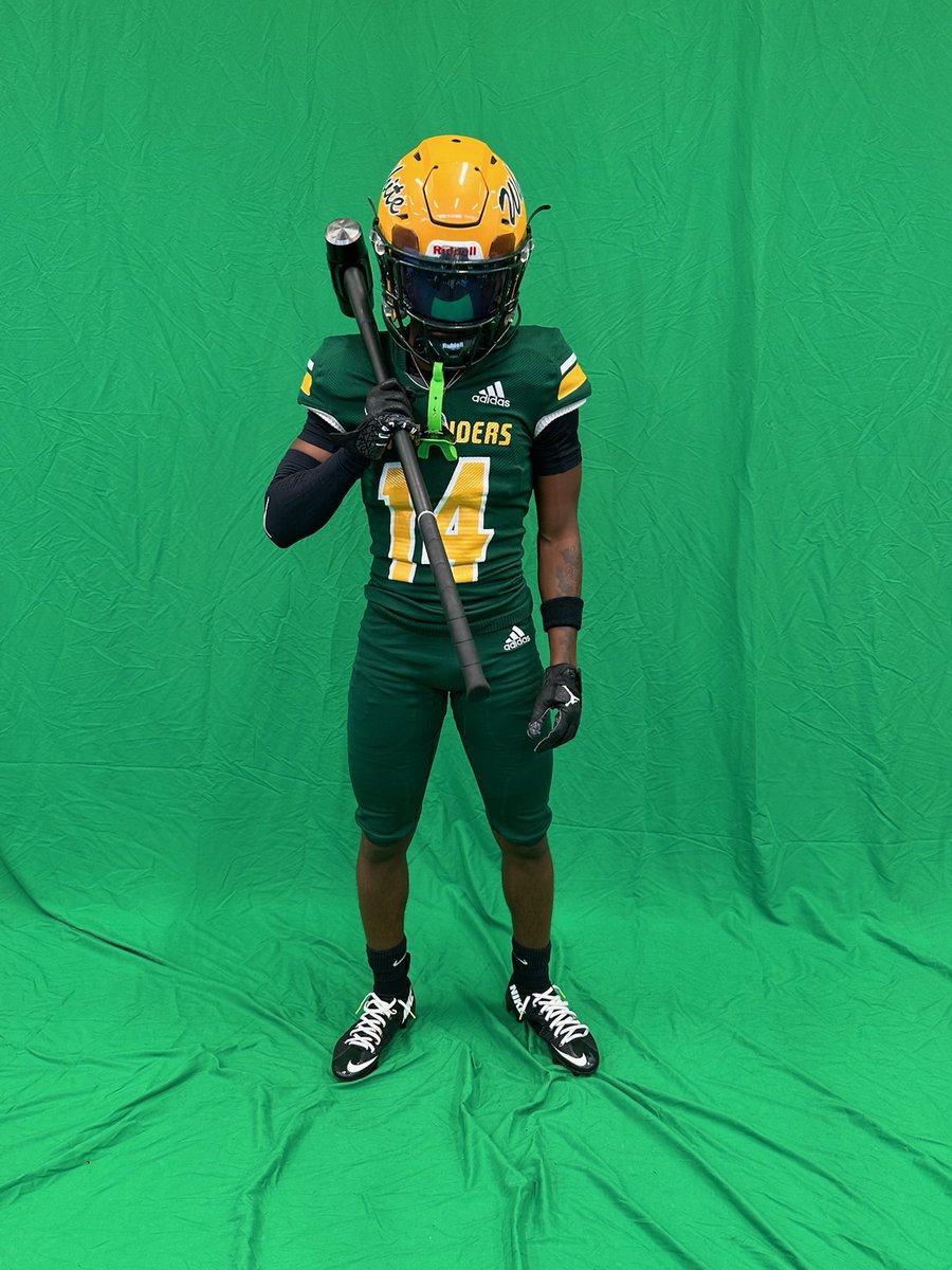first and foremost i want to thank the coaching staff at first coast for not only being great coaches but also great mentors and helping me better myself every practice,with that being said ill be transferring to ed white high school for my last ride go commanders 🔰🧑🏾‍🚀