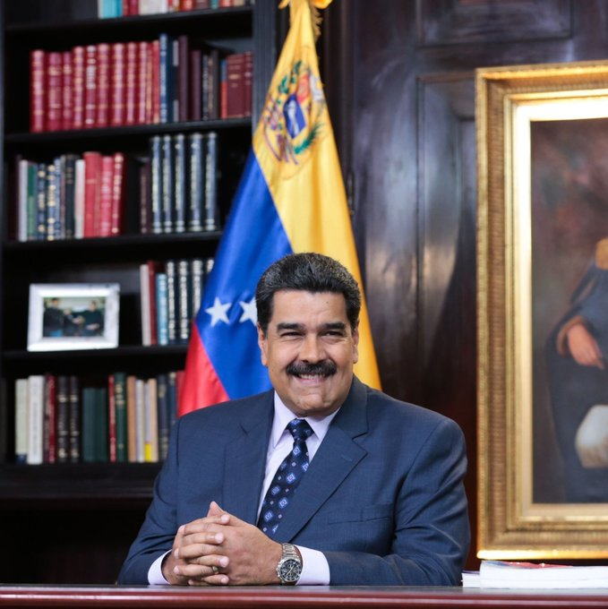 ComunistaOpres4's tweet image. Lembrando que teve ""progressista"" irado com esse homem por prender golpistas de direita e não aceitar as sanções dos EUA.
Criticam o Trump mas apoiaram a mesma intromissão a soberania do país dele, ao exigir "atas" e tirá-lo do BRICS.
Vocês devem desculpas a ele. No mínimo.