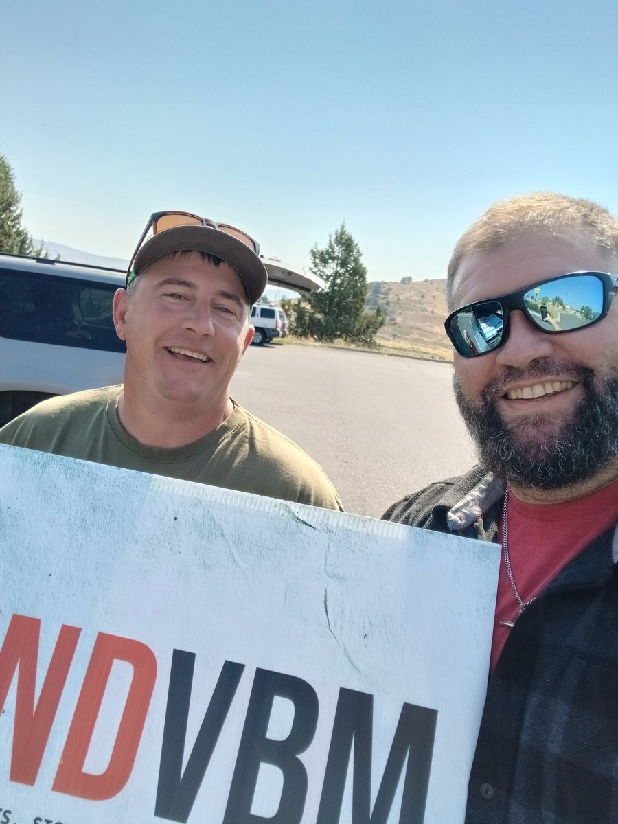 SHammerson1776's tweet image. #ENDVBM in Klamath Falls!! Had a fantastic conversation with @Farmhandwithdog about our ground game and saving the state of Oregon. Starts with signing the petition baby, Let's Go! 🇺🇲🤩🇺🇲
WITH fighter Jets flying over us!
🤩✈️🛩🤩