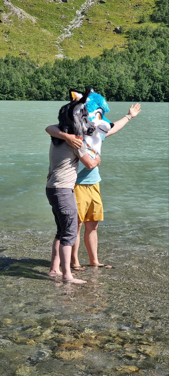 ✅ games 🎲
✅ German soup 🇩🇪
✅ greenery 🏞️
✅ glaciers 🏔️
❌ gloom 😦 

🦊🐺🐱 <a href="/zenithfolf/">Zeni 🔜 AFC</a> <a href="/Krymson_K/">Krym🐾</a> 

#Fjordcon