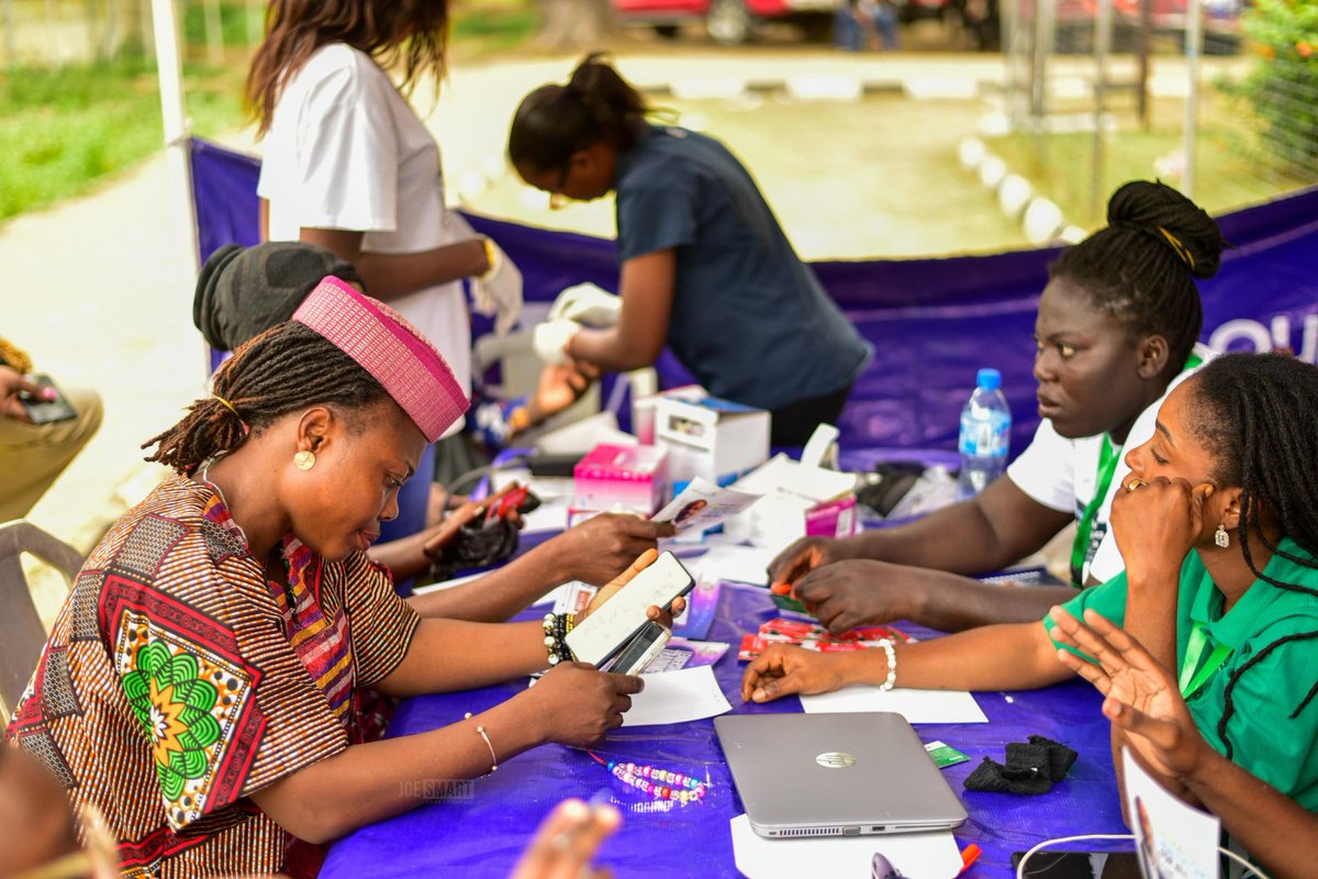 GRVLagosMedia's tweet image. Today the Rhodes-Vivour foundation was at LASU, pushing our founder @GRVlagos ideas on preventative medicine,  diagnostic and data driven health care delivery all paid for by his innovative micro health care insurance scheme.
#ourlagos