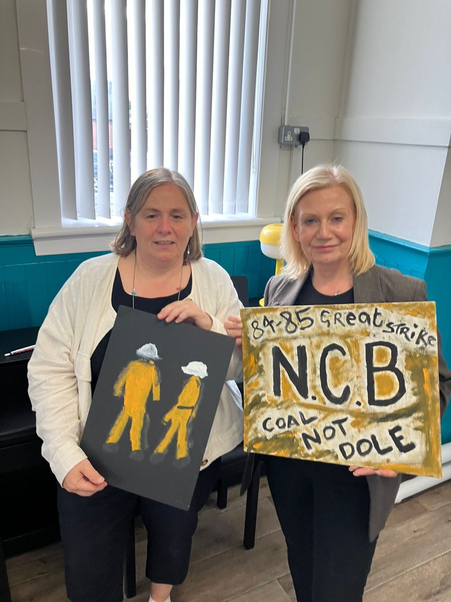 CMochan's tweet image. Last night I was delighted to host a community event at the Barrhill Community Centre. We had a look round The Baird Institute followed by an opportunity to see local art pieces and discuss access to art. A lot of the art work was thanks to The Nest a local recovery community.