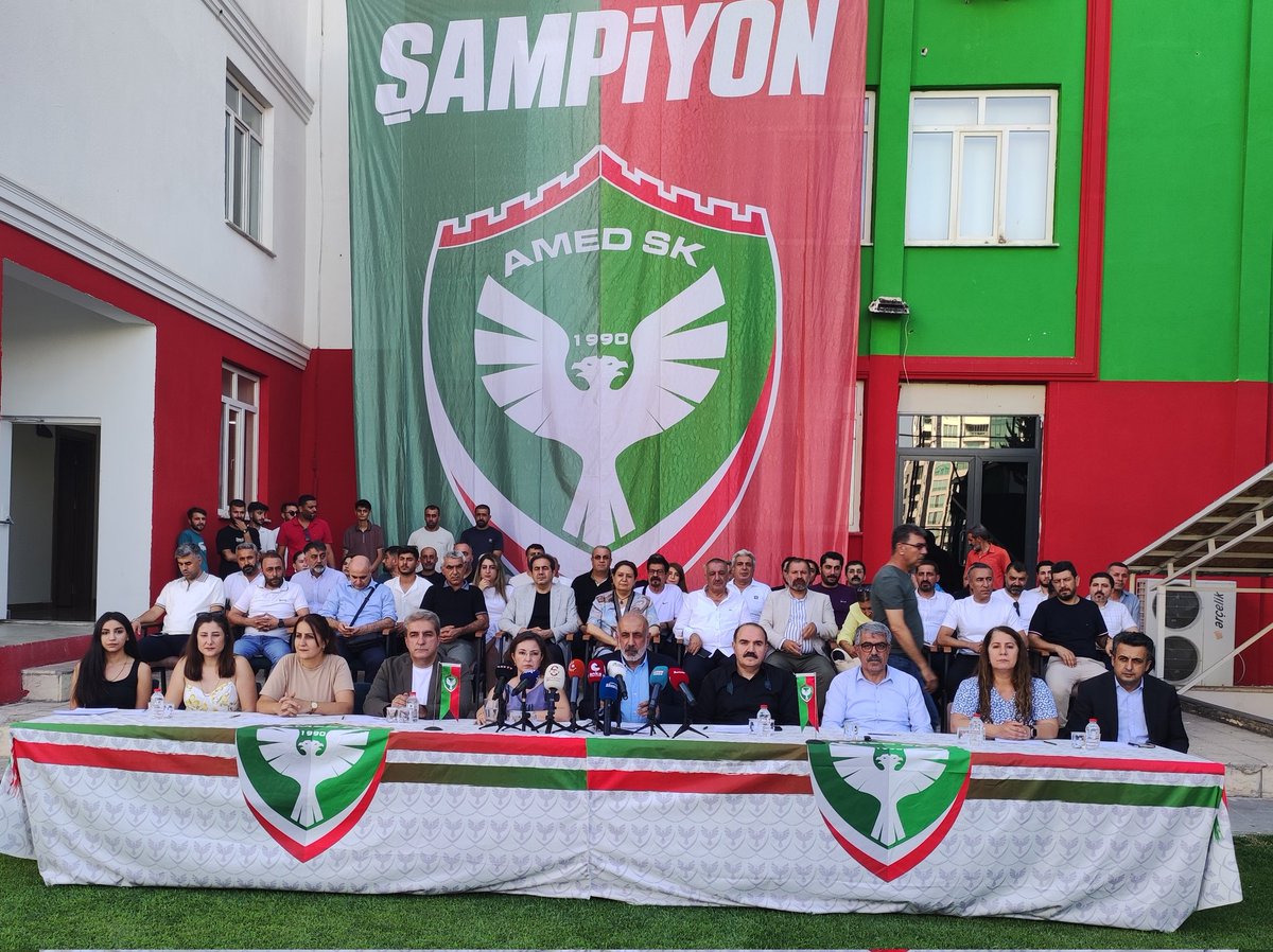 Unutulmamalıdır ki; Amedspor'da şahıslar gelip geçicidir.
Halkla inatlaşan kaybeder.