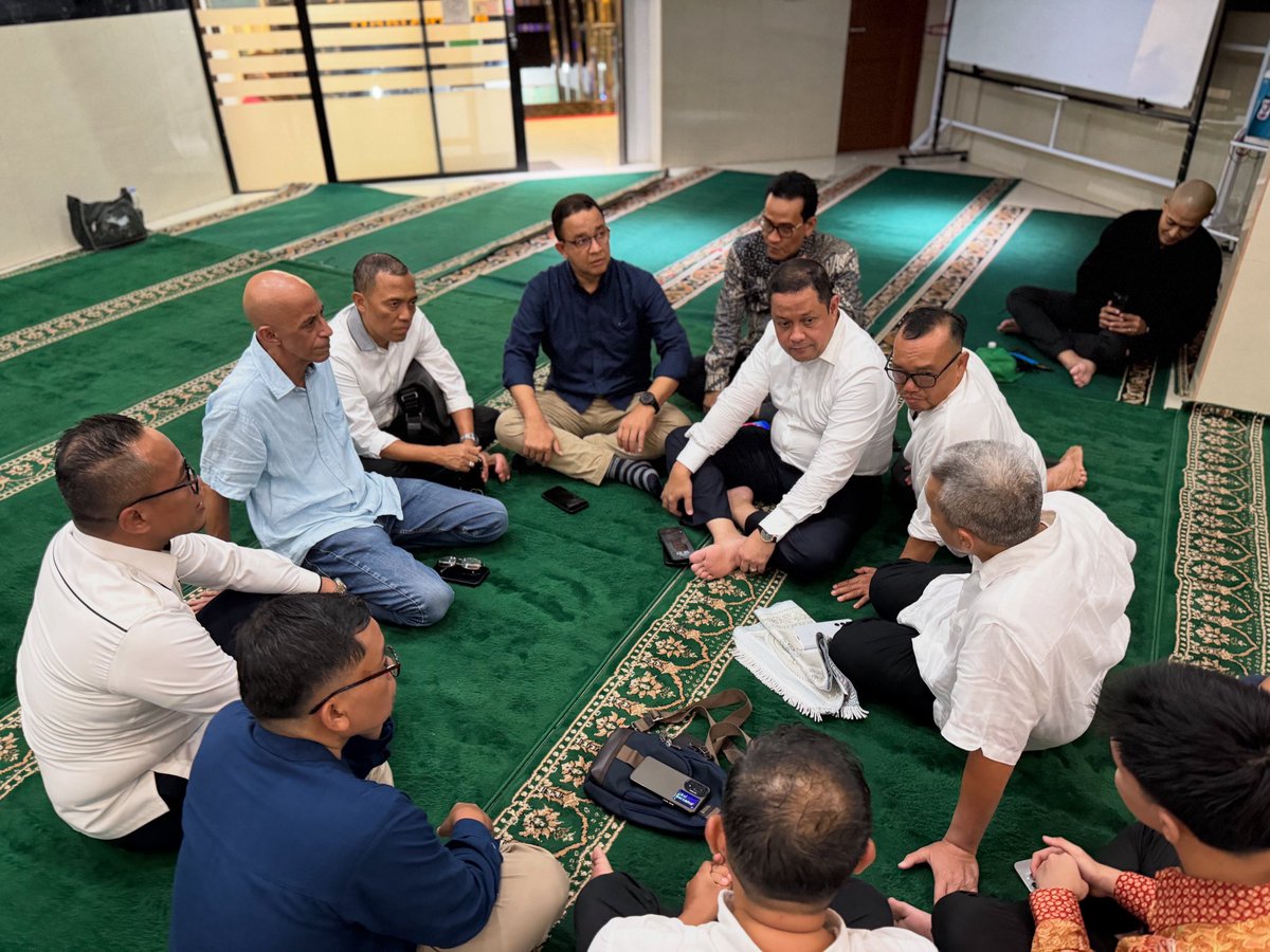 Target Penguasa memenjarakan Tom Lembong Tuntas. 
Proses jalannya pengadilan itu hanya melaksanakan prosedur.  
Vonis terhadap Tom Lembong sudah disiapkan bahkan sebelum Tom Lembong disidangkan.  Sidang hanya formalitas belaka untuk memenjarakan lawan politik.