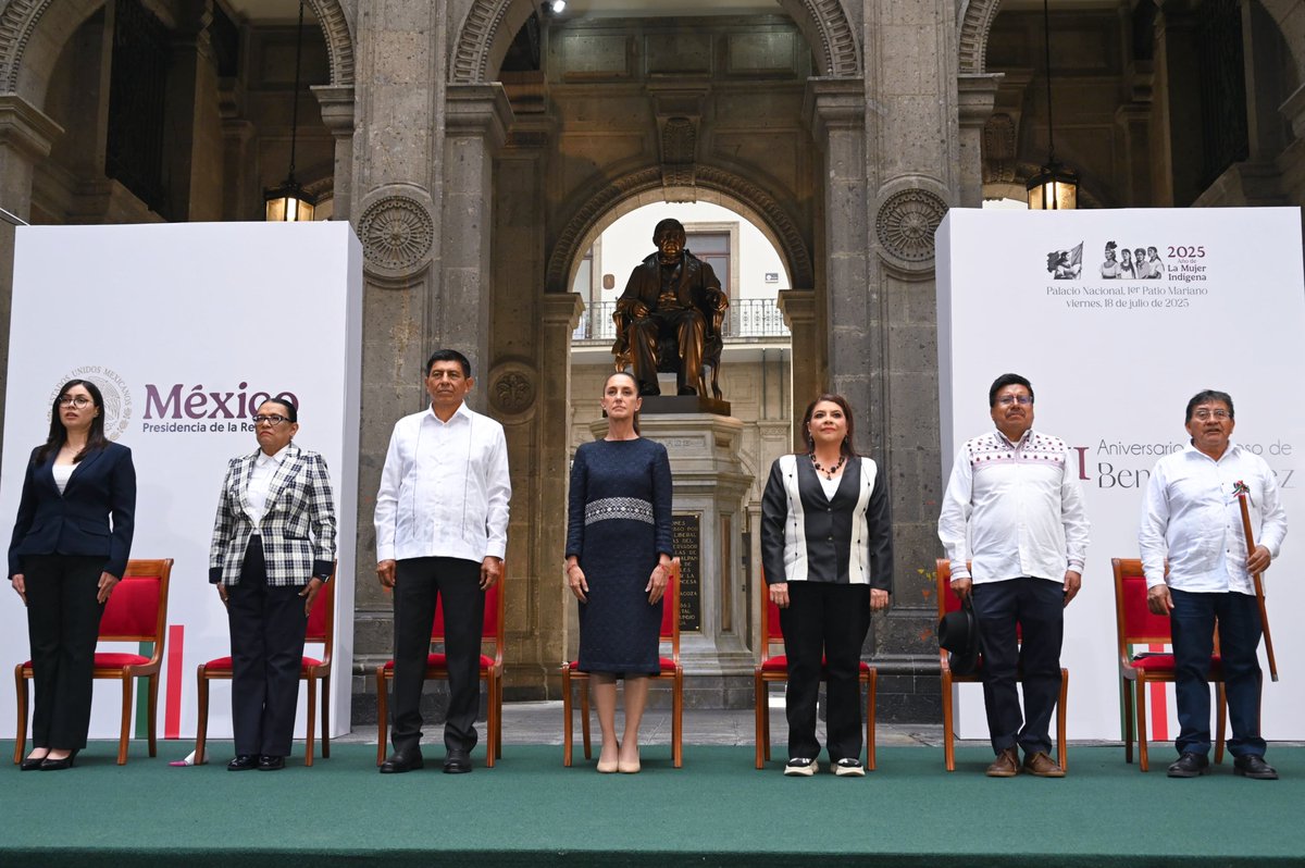 Claudiashein's tweet image. En Palacio Nacional, encabezamos el 153 Aniversario Luctuoso de Benito Juárez; los ideales del Benemérito de las Américas son inspiración y referente en este segundo piso de la Cuarta Transformación.