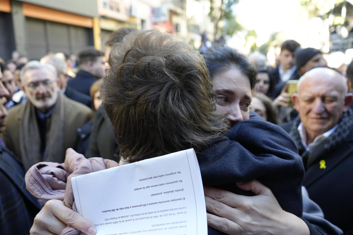 ajmechet's tweet image. Un presidente que nos abraza en uno de los días que más nos duele.
Gracias @JMilei