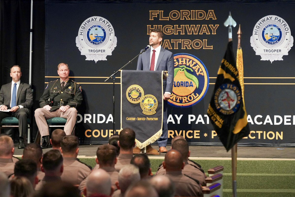 AGJamesUthmeier's tweet image. Proud to congratulate the newest class of FHP troopers as they begin their service to the state of Florida.
The oath they have taken today is a big responsibility, and I trust that they will honor it every day. As Attorney General, I will always have their back.