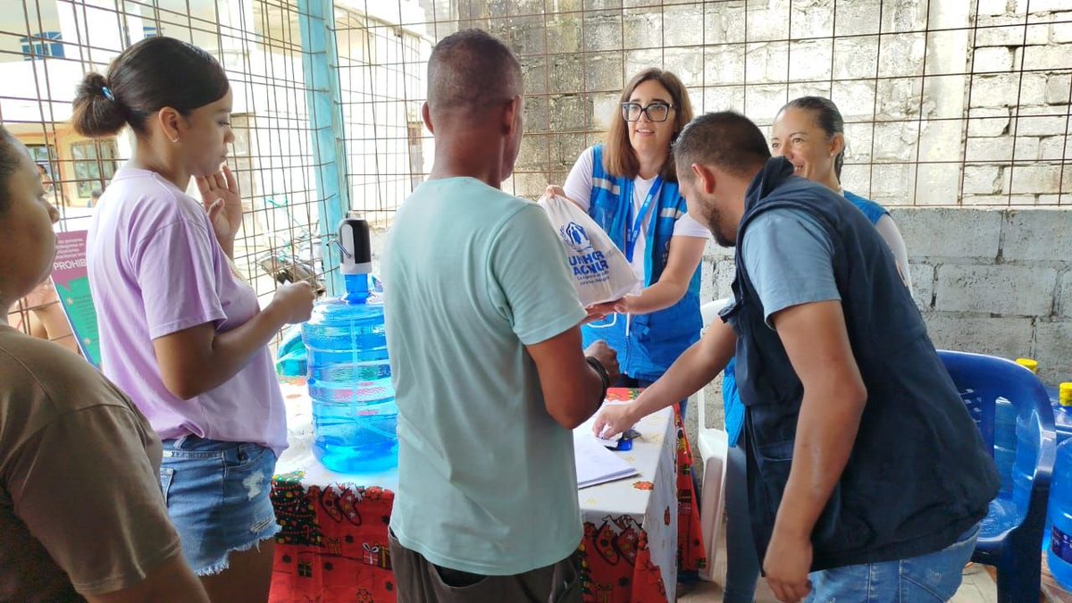 LauraIMelo's tweet image. 🤝✨ Hoy reafirmamos el compromiso de @ONUecuador con la acción humanitaria en 🇪🇨.
En un contexto desafiante, el trabajo coordinado del Equipo Humanitario País es clave para llegar a quienes más lo necesitan.
Gracias a todos los socios que hacen posible esta labor. 💙🙌