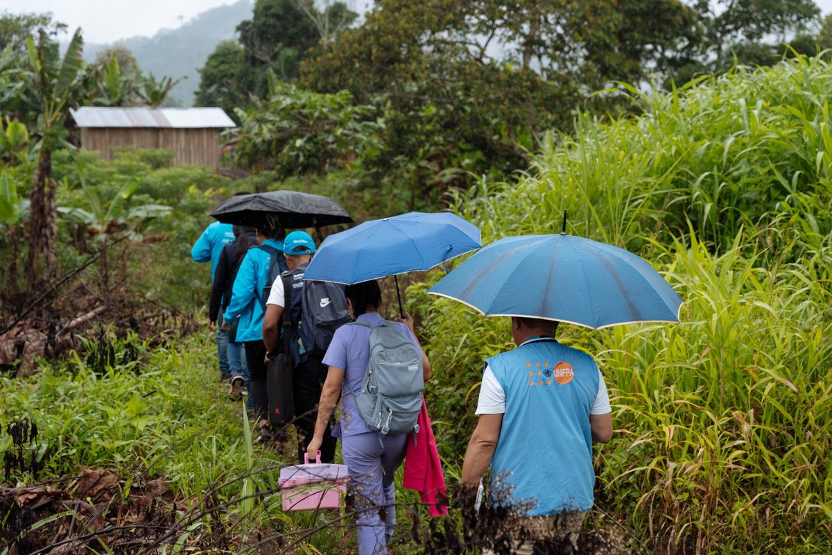LauraIMelo's tweet image. 🤝✨ Hoy reafirmamos el compromiso de @ONUecuador con la acción humanitaria en 🇪🇨.
En un contexto desafiante, el trabajo coordinado del Equipo Humanitario País es clave para llegar a quienes más lo necesitan.
Gracias a todos los socios que hacen posible esta labor. 💙🙌