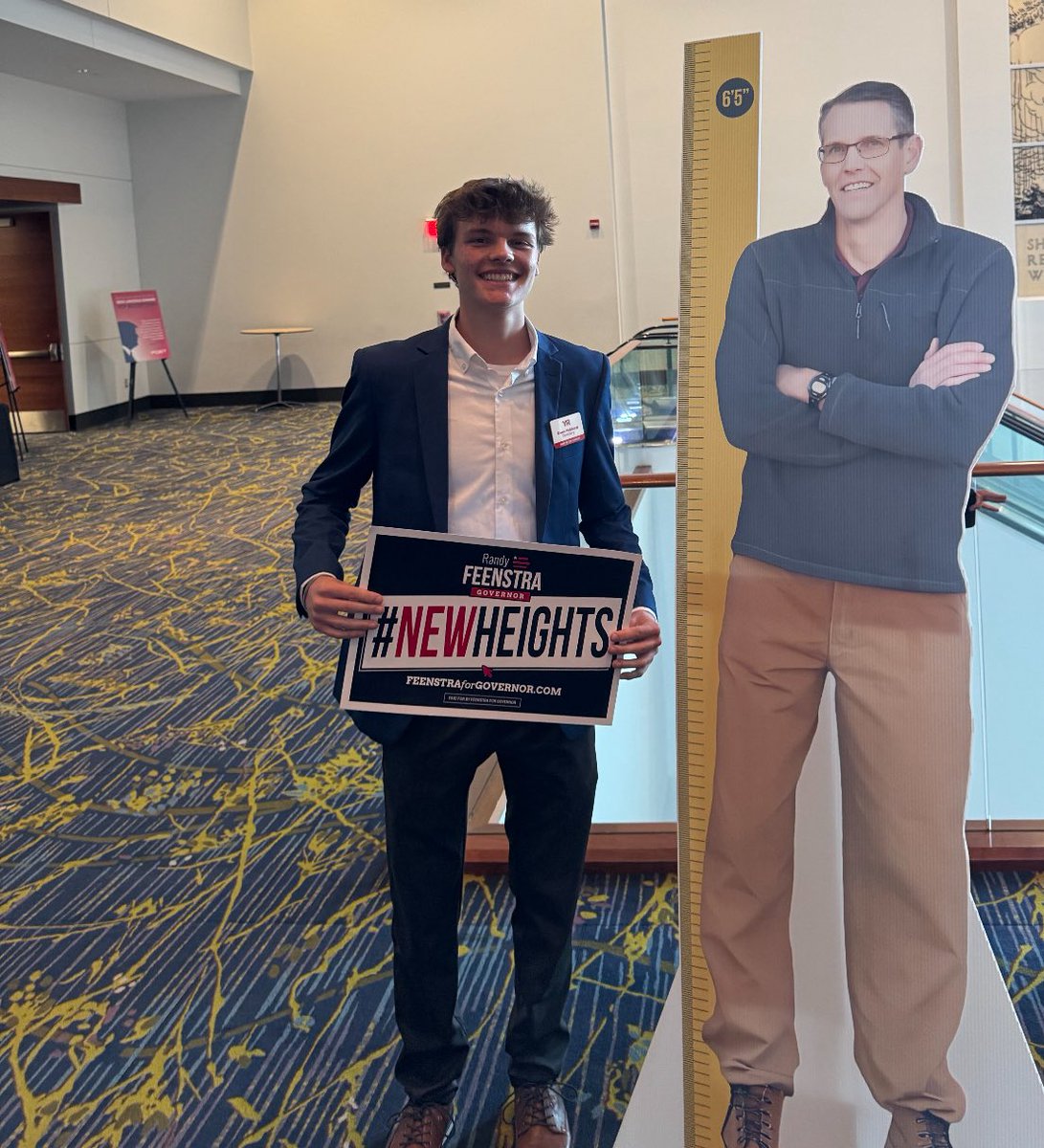 RandyFeenstra's tweet image. I’m bummed that I couldn’t make it to the @IowaGOP Lincoln Day Dinner in Des Moines last night, but fortunately, we had a backup plan!
Together, we will take Iowa to new heights!
