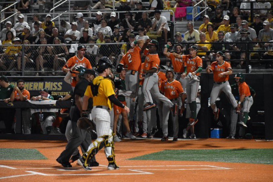 _Derekwilliamss's tweet image. 2026 is gonna be a great year for the canes ! Miami let’s run it back for 1 more🧡💚
@CanesBaseball 
@JDArteaga33