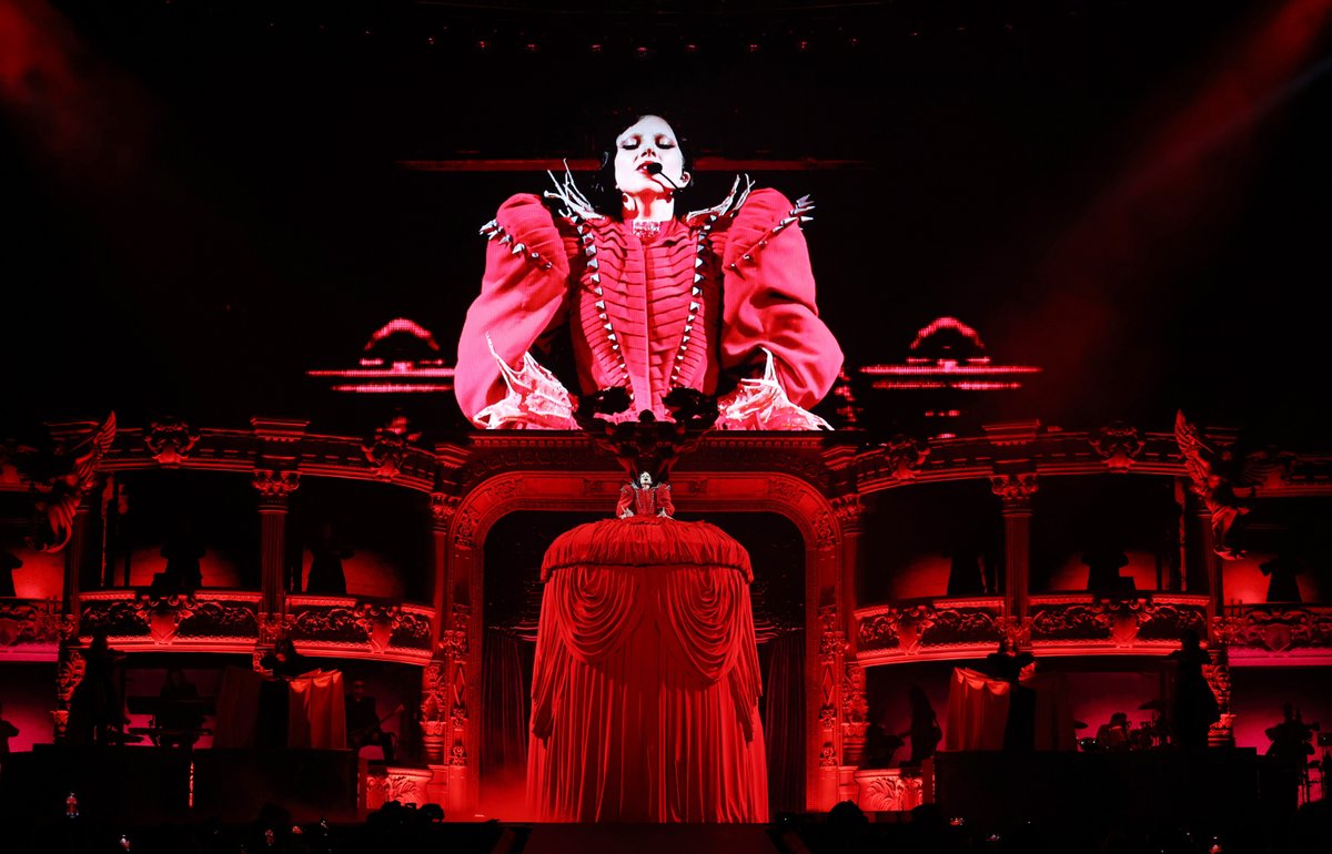 TMobileArena's tweet image. 📣CALLING ALL LITTLE MONSTERS 📣
Night two of @ladygaga is upon us! Who's ready to dance dance dance to the spectacle that must be witnessed in person - The MAYHEM Ball? We are - we will see you here tonight.
📸 Kevin Mazur / Getty Images