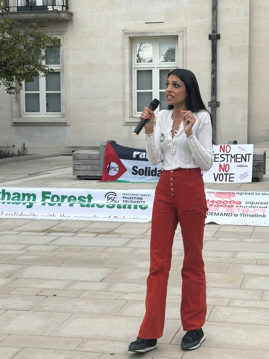 Fantastic rally outside Waltham Forest Town Hall last night. Organised by local community action groups, attended by 200+ residents, with a good showing from Waltham Forest Greens. Great talks from <a href="/ZackPolanski/">Zack Polanski</a>  and <a href="/faizashaheen/">Faiza Shaheen</a>. Watch this space for more action!