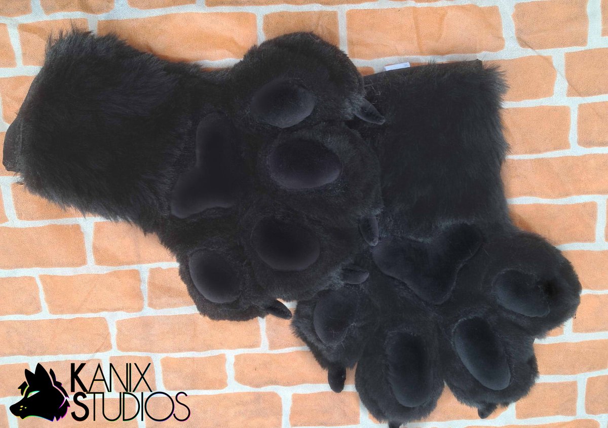 Fully black, Toony style paws! (Commission progress)

Get a quote: kanixstudios.com/get-a-quote   
Prices: kanixstudios.com/prices   
FAQ: kanixstudios.com/faq