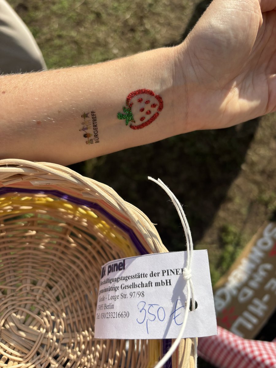 inesschwerdtner's tweet image. Statt mir Friedrich Merz nichtssagende Pressekonferenz anzuhören, war ich heute auf verschiedenen Sommerfesten in Lichtenberg und habe mit sozialen Trägern über drohende Kürzungen und Sanktionen gesprochen. War eindeutig besser so!