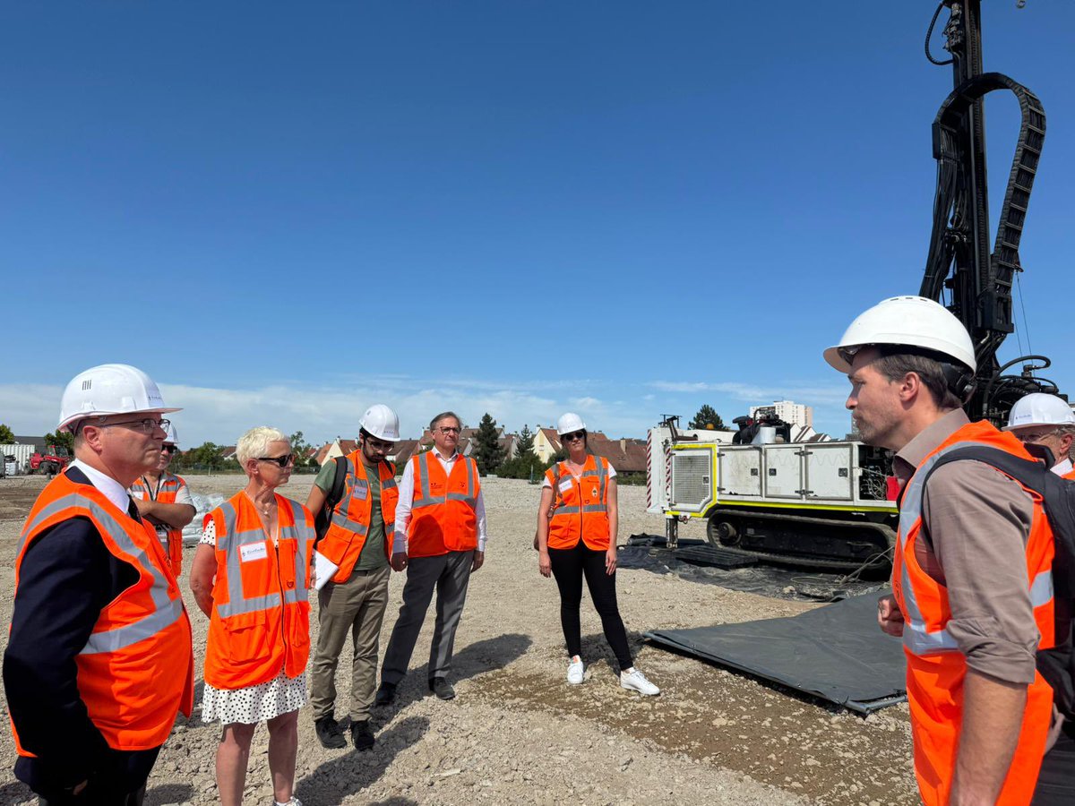 Prefet68's tweet image. 💧 Protection de la nappe phréatique d’Alsace | Visite du site PCUK à Wintzenheim
Pollué par des résidus de Lindane, l’ancien site PCUK fait l’objet d’une opération pilotée par l’État dans le cadre du plan #NappeAlsace.
🎯 Objectif : restaurer durablement la qualité des eaux…