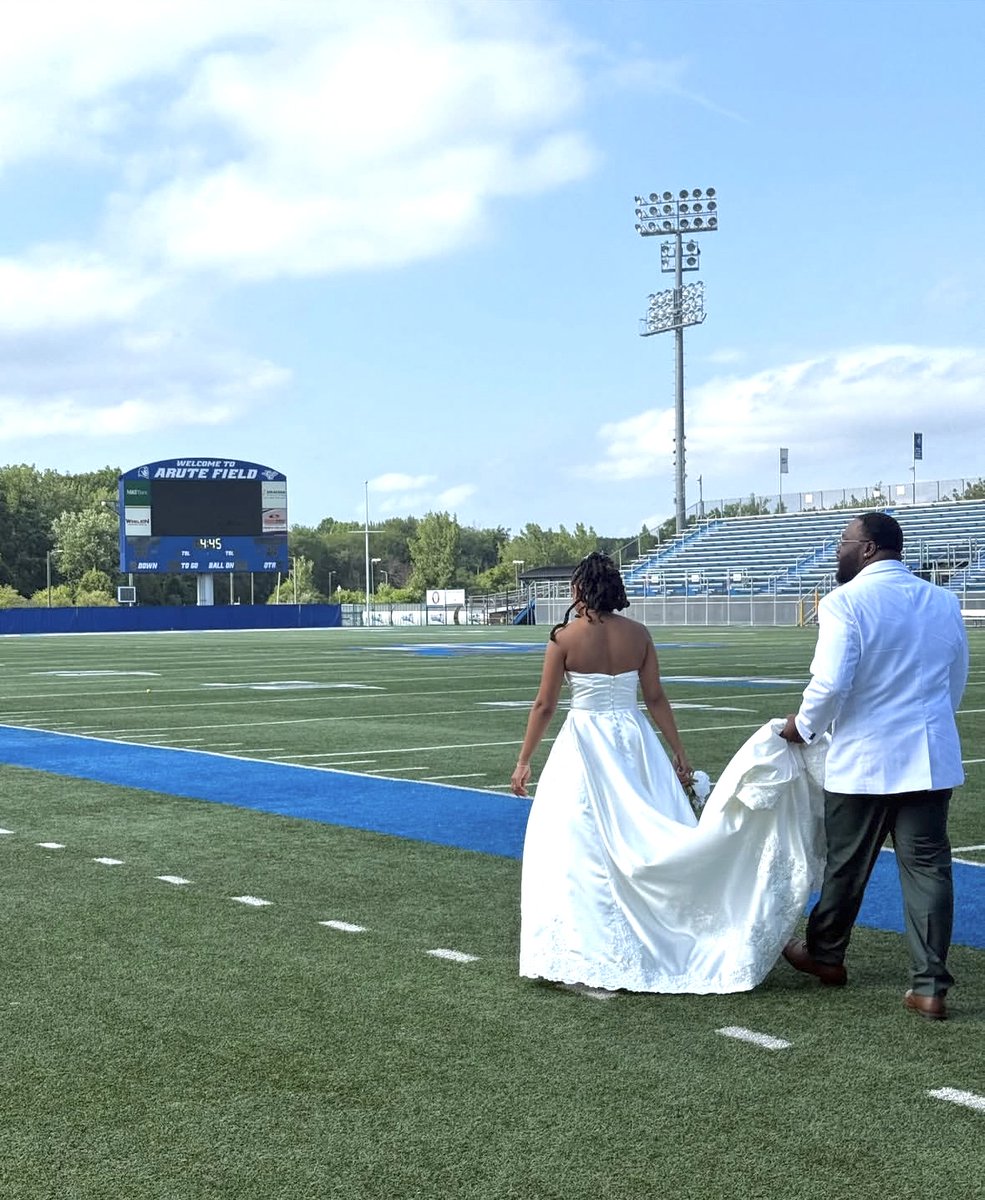 CCSU's tweet image. Central alumna Aaliyah Craig '18 and Central Co-Special Teams/Defensive Line Coach Charles Williams back where it all started on their special day💙🔱
#WeAreCentral