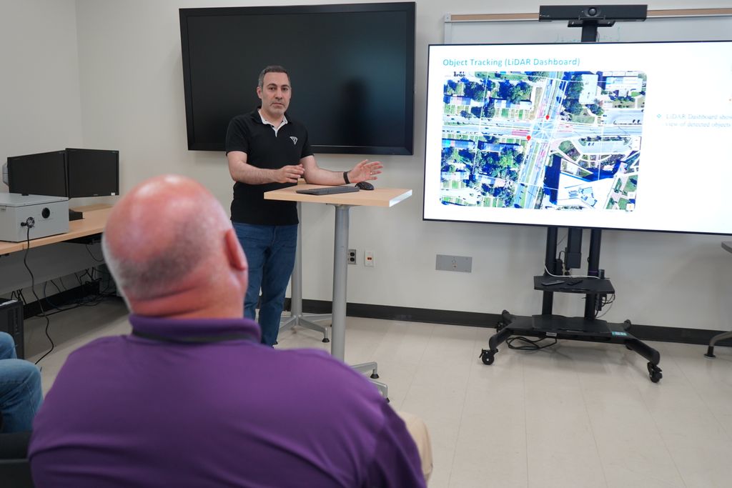 NTCMorgan's tweet image. Connected Vehicle Systems only work with robust partnerships between researchers, industry, and government. Big thanks to the teams at @BmoreCityDOT and TS&T for visiting our labs and working with us to imagine better intelligent transportation systems.
#CVs #ITS
@soeatmorgan