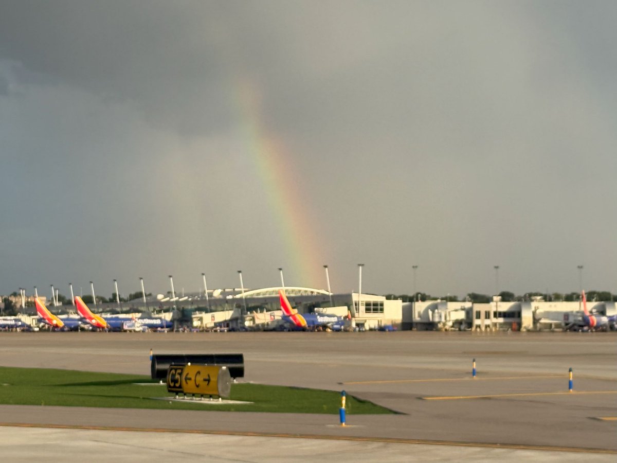 flystl's tweet photo. Chasing Rainbows: When you land at STL and see there might just be a pot of gold near Terminal 2. Who knew flying could be so colorful? #STLPhotoOfTheWeek 📸 Melanie Graves https://t.co/qkMcRiYXnZ