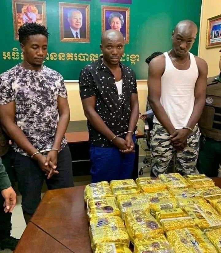 OperationDudula's tweet image. A while back
Three Nigerian Men who were caught with cocaine "ice" in Cambodia has been charged to death sentence!
RIP Jolof drug scum