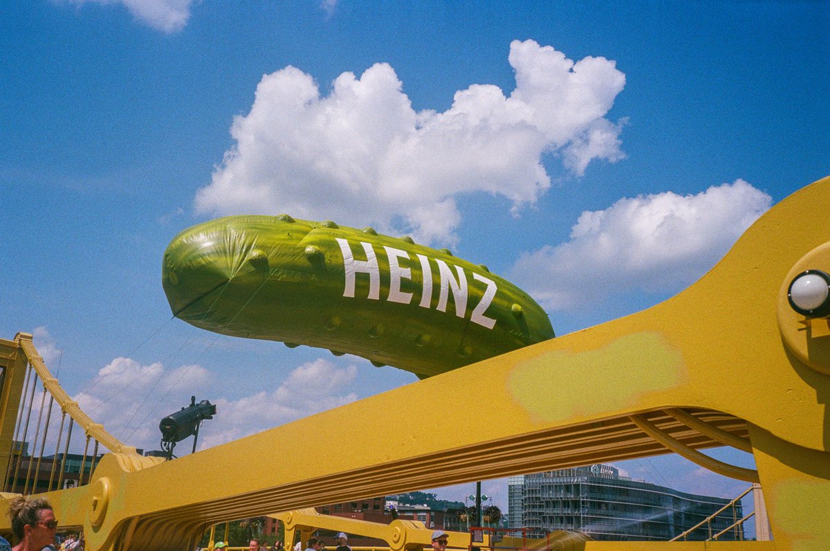 DaveDiCello's tweet image. I know that Picklesburgh has come and gone, but I just got some film scans back from my visit there last week and wanted to share as it was a picture perfect day in #Pittsburgh. All shot on an Olympus Stylus EPIC with Kodak Gold 400...one of my favorite combos.