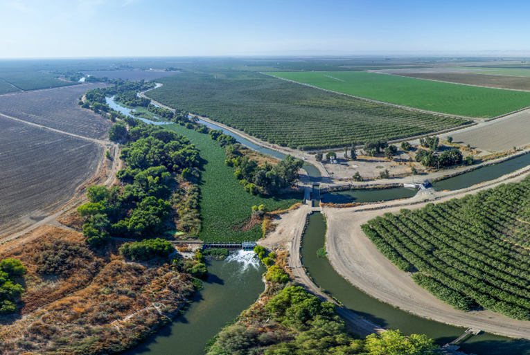 ReclamationCGB's tweet image. The Bureau of Reclamation has awarded a major construction contract for the Arroyo Canal Fish Screen and Sack Dam Fish Bypass Project. A $93 million award was presented to NW Construction, Inc.
Learn more at: ow.ly/2Uy250WrUn2